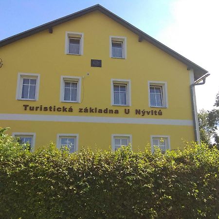 Turisticka Zakladna U Nyvltu Hotel Martinkovice Ngoại thất bức ảnh